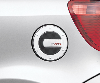 Fuel lid garnish